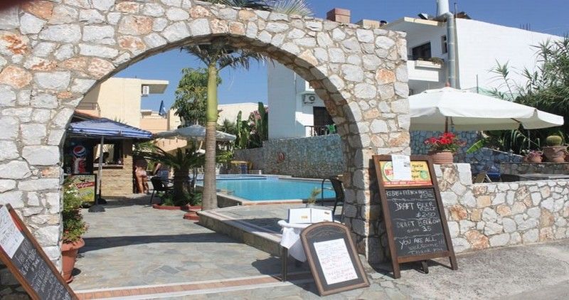 פלטניאס Lola'S Hotel מראה חיצוני תמונה