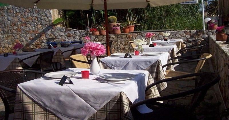 פלטניאס Lola'S Hotel מראה חיצוני תמונה